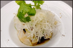 蒸し鶏の生姜醤油ソース ¥1,350